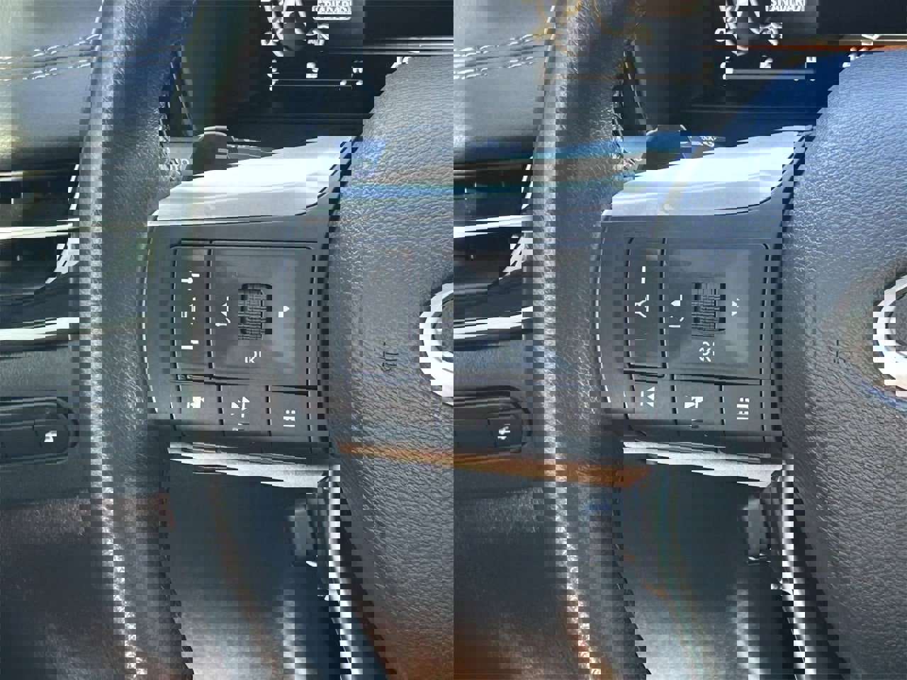 Certified 2023 INFINITI QX60 Luxe w/ Vision Package image 26