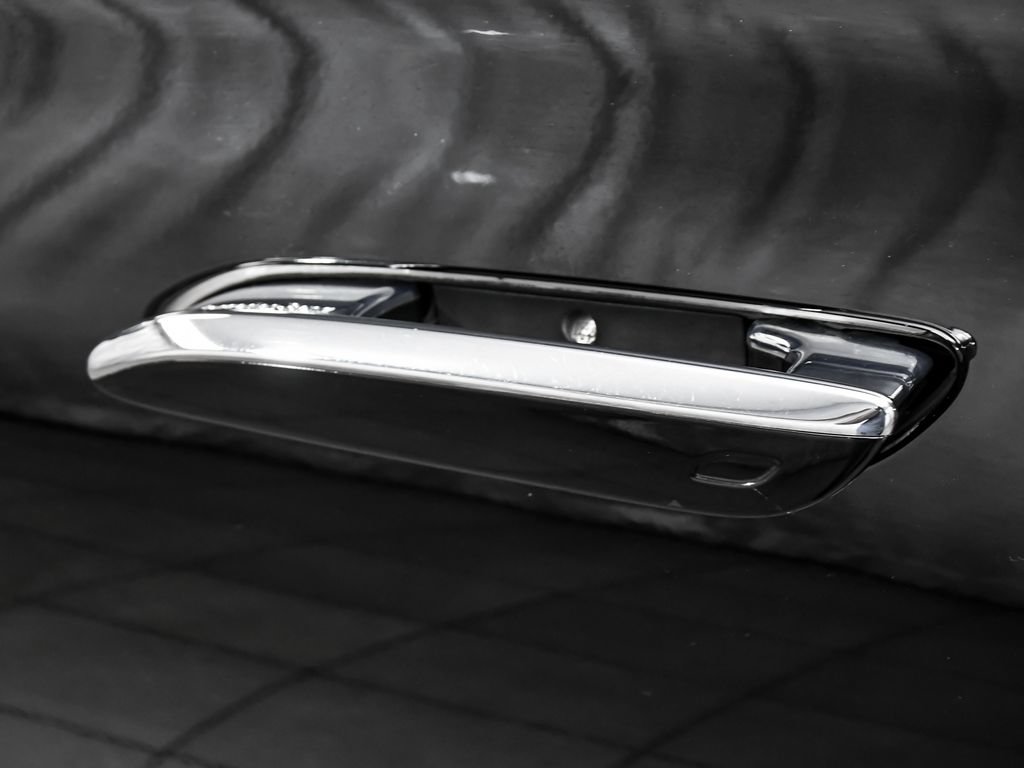 Used 2022 Mercedes-Benz S 500 4MATIC w/ AMG Line Package image 12