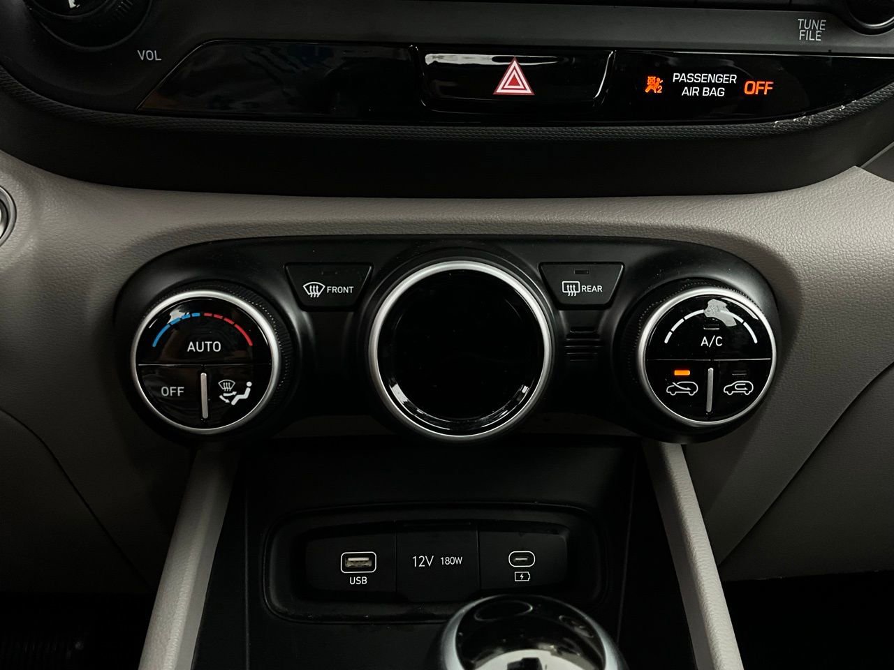 Used 2025 Hyundai Venue SEL image 27