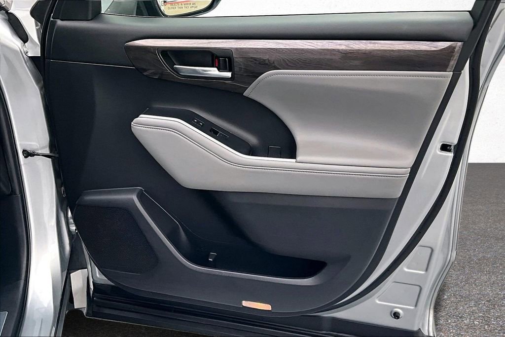 Certified 2021 Toyota Highlander Limited image 25