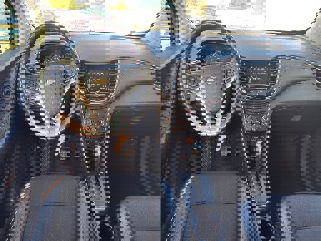 Used 2019 Chevrolet Trax LT w/ LT Convenience Package image 20