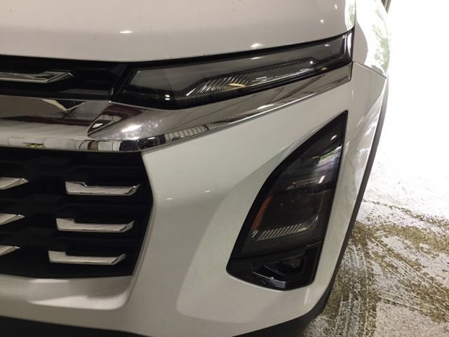 New 2026 Chevrolet Equinox LT w/ Convenience Package II AWD/4WD image 7