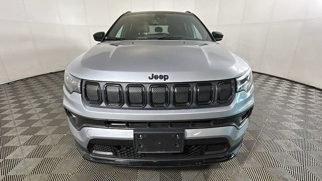 Used 2022 Jeep Compass Latitude w/ Sun and Sound Group AWD/4WD image 7