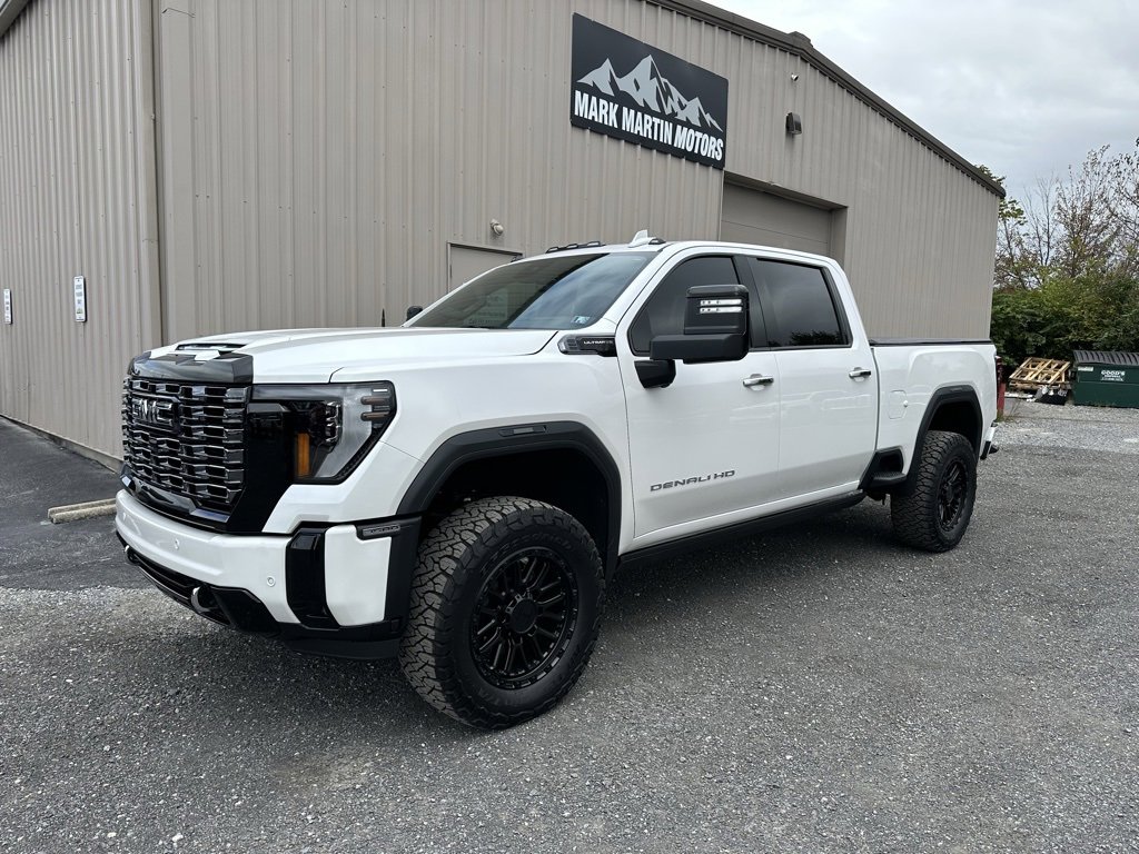 Used 2025 GMC Sierra 3500 Denali Ultimate image 2