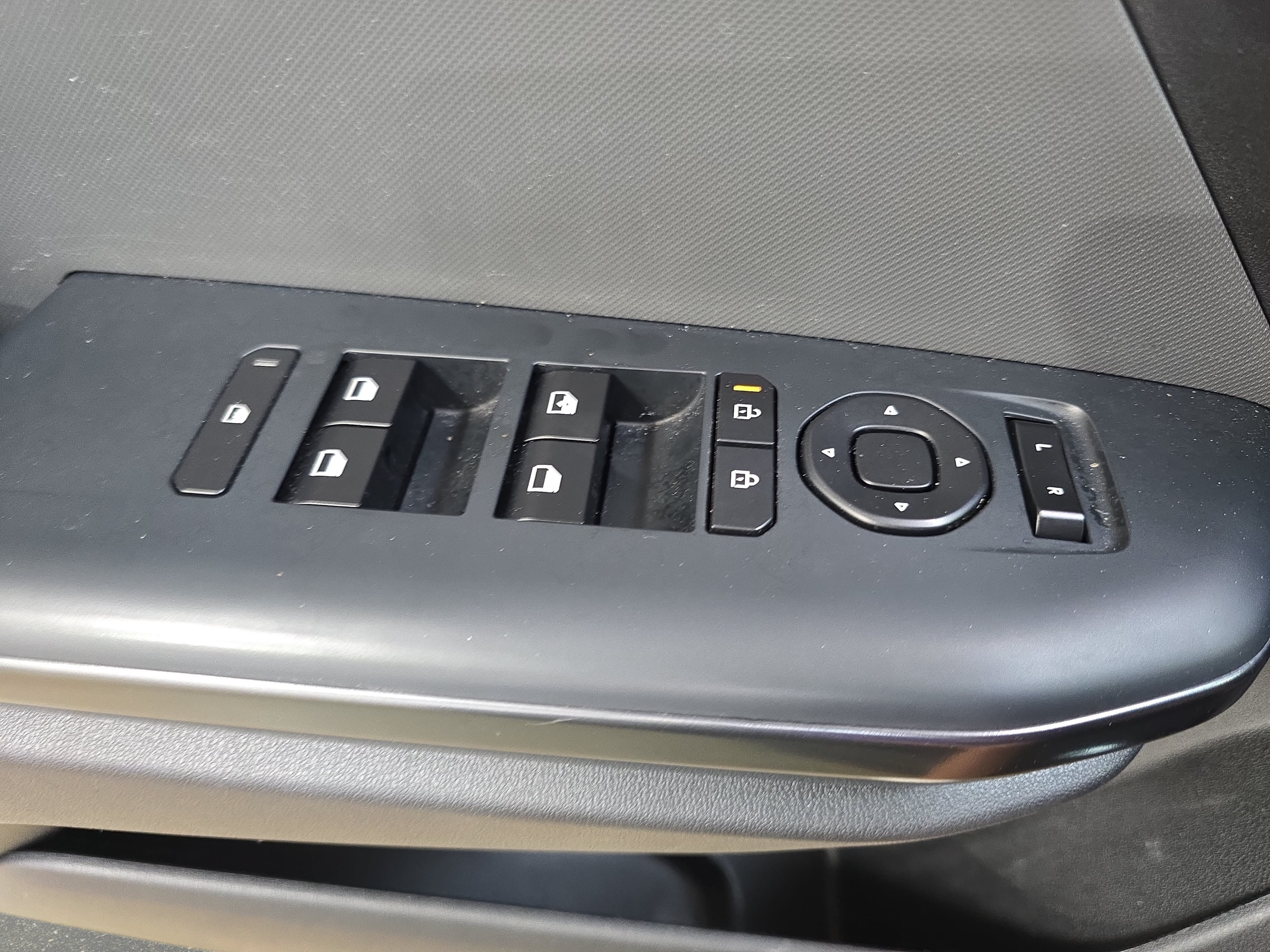 Used 2025 Kia K4 FWD image 25