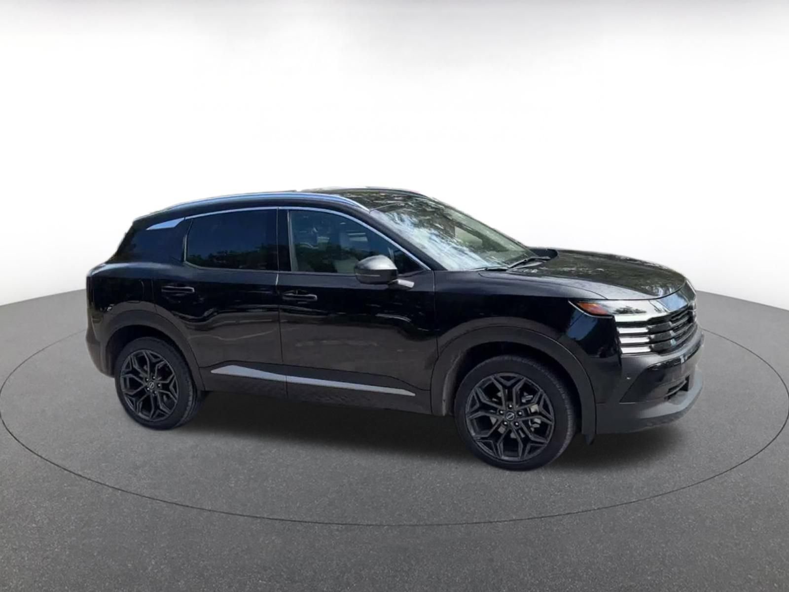 Used 2026 Nissan Kicks SR FWD video 2