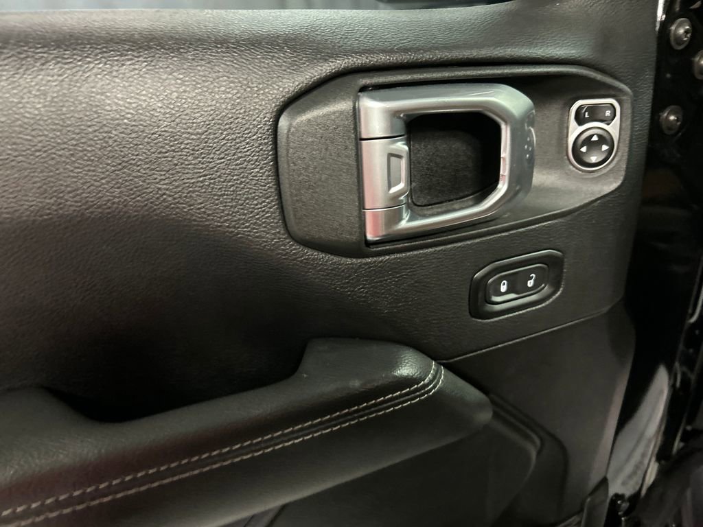 Used 2022 Jeep Wrangler Unlimited Sahara w/ Cold Weather Group image 14