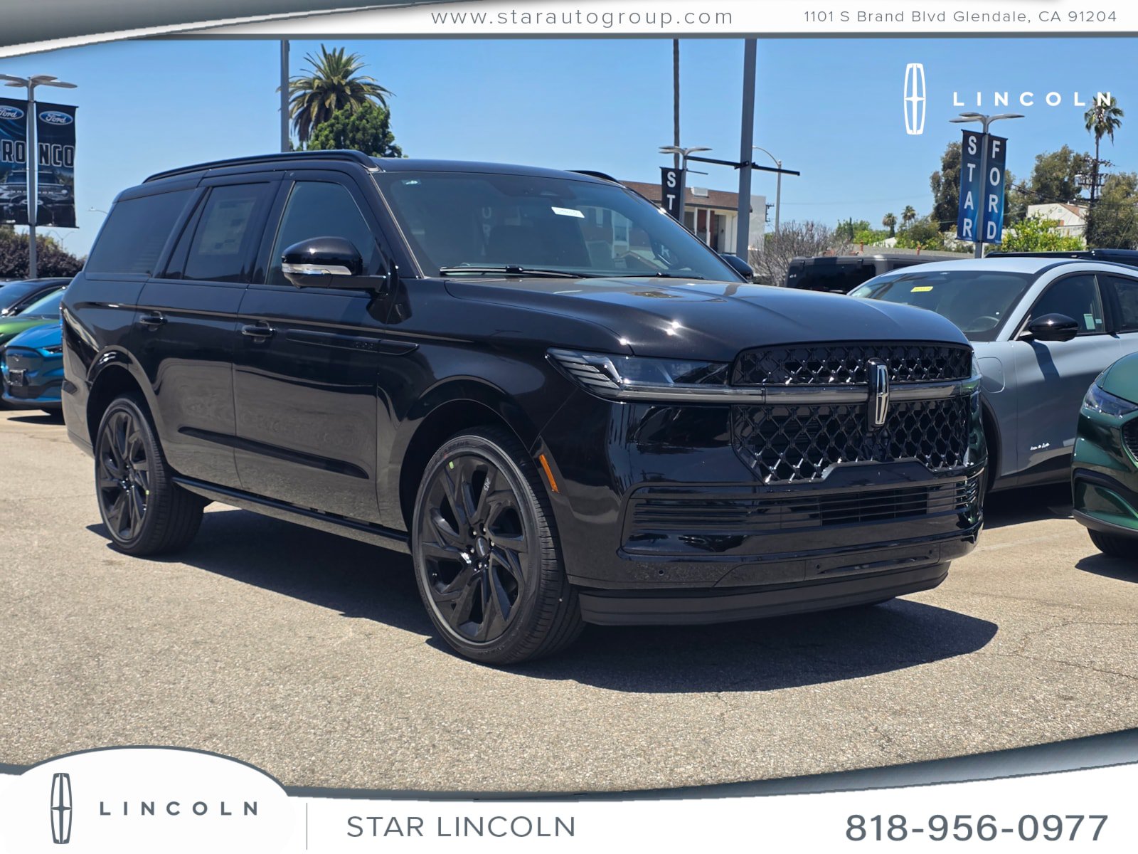 New 2027 Lincoln Navigator Reserve w/ Jet Appearance Package AWD/4WD image 1