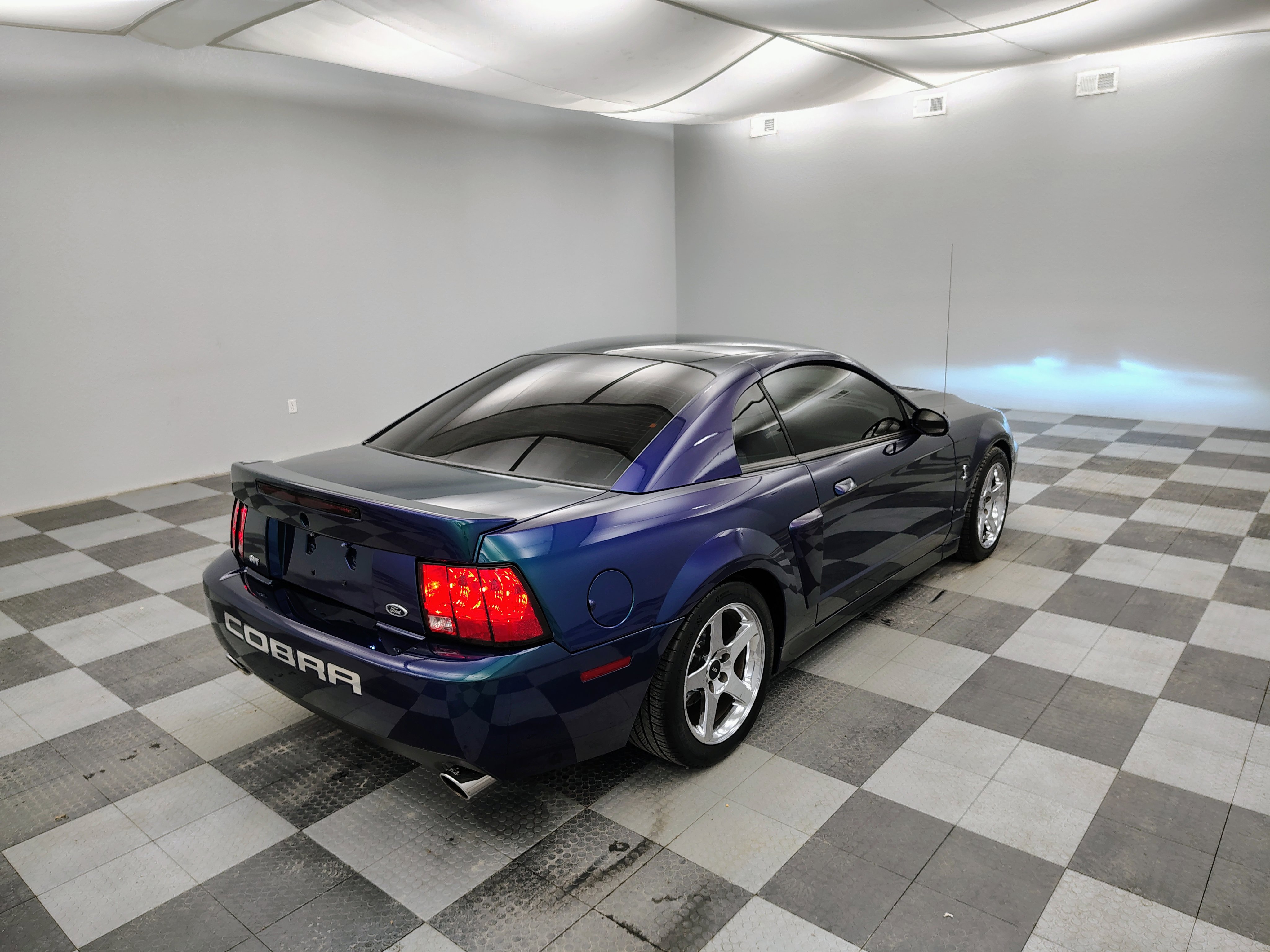Used 2004 Ford Mustang Cobra RWD image 14