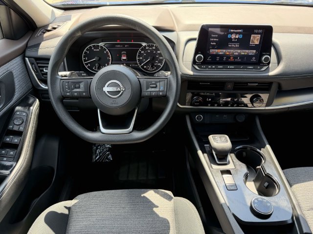 Used 2023 Nissan Rogue SV AWD/4WD image 3