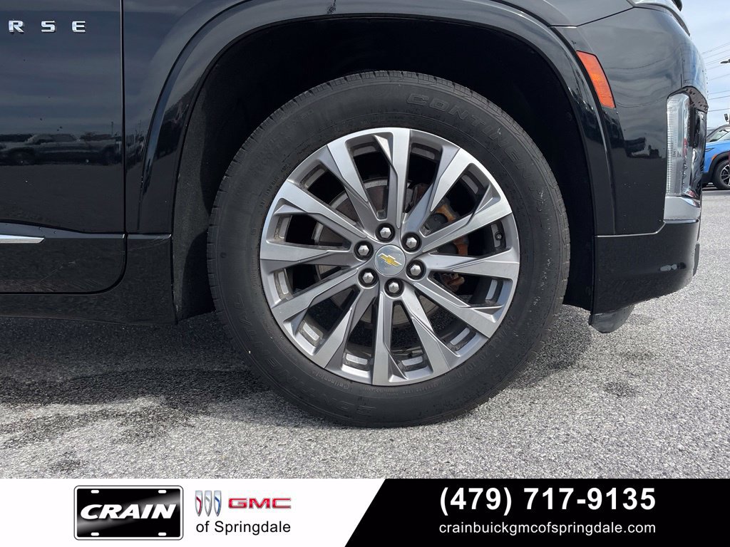 Used 2023 Chevrolet Traverse Premier AWD/4WD image 32