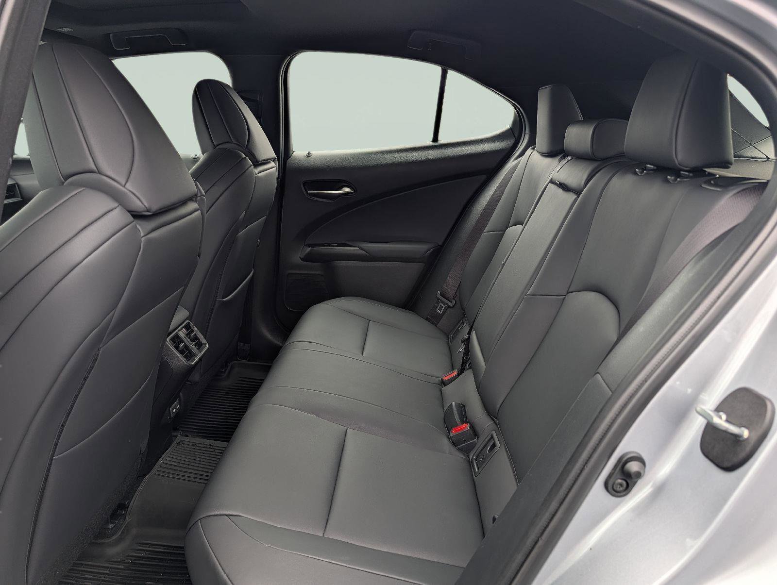 Certified 2023 Lexus UX 250h F Sport image 18