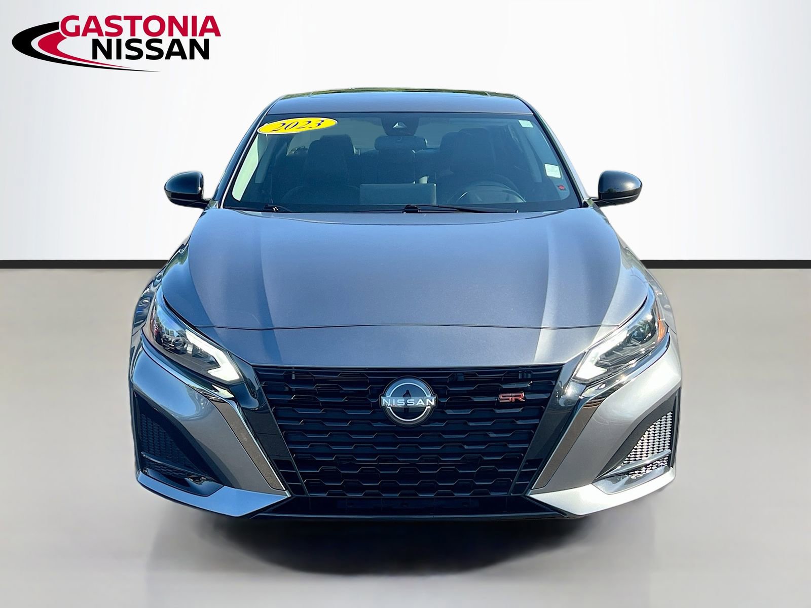 Used 2023 Nissan Altima 2.5 SR w/ SR Premium Package image 2
