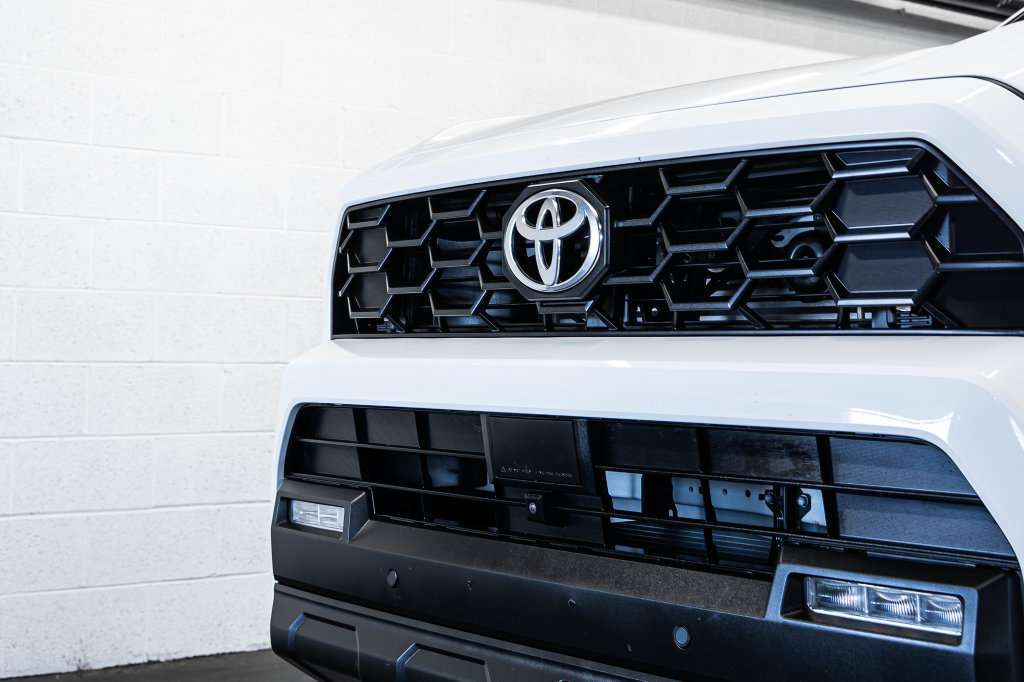 Used 2025 Toyota 4Runner TRD Off-Road Premium AWD/4WD image 9