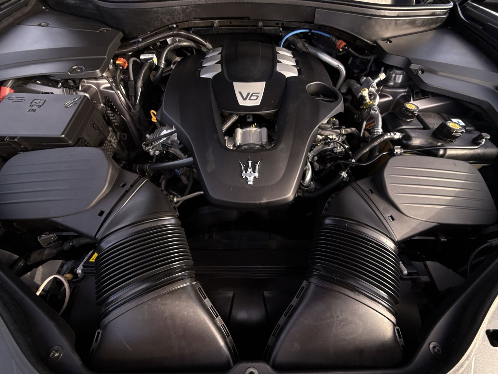 Used 2022 Maserati Levante GT image 28