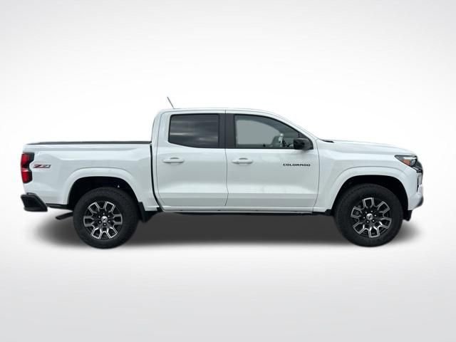 New 2026 Chevrolet Colorado Z71 w/ LPO, Hood Decal Package AWD/4WD image 2
