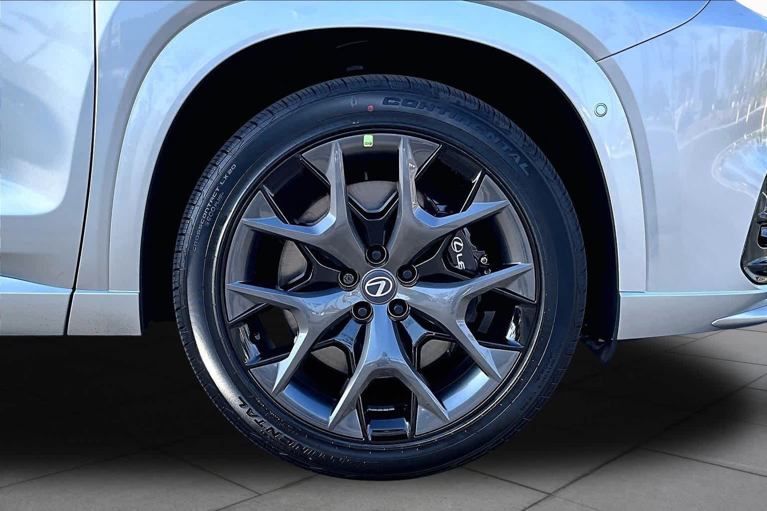 New 2026 Lexus TX 500h AWD image 9