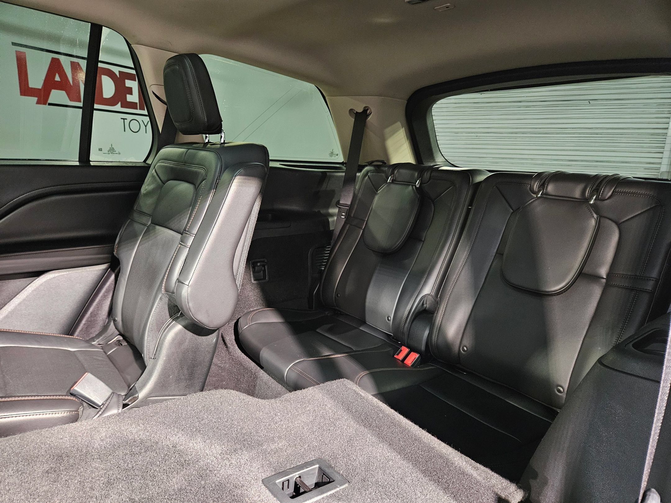 Used 2022 Lincoln Aviator Grand Touring w/ Elements Package Plus AWD/4WD image 39