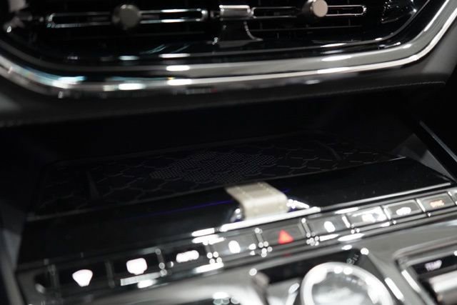 Used 2025 Aston Martin DBX 707 image 37