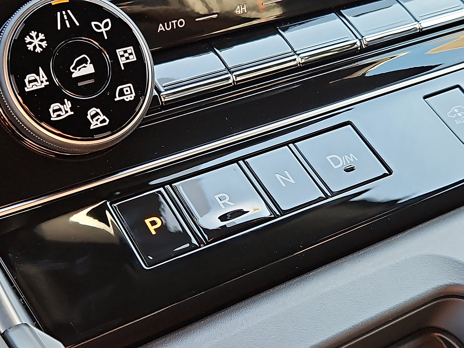 New 2026 Nissan Armada PRO-4X w/ Captain's Chari Seat Package image 11