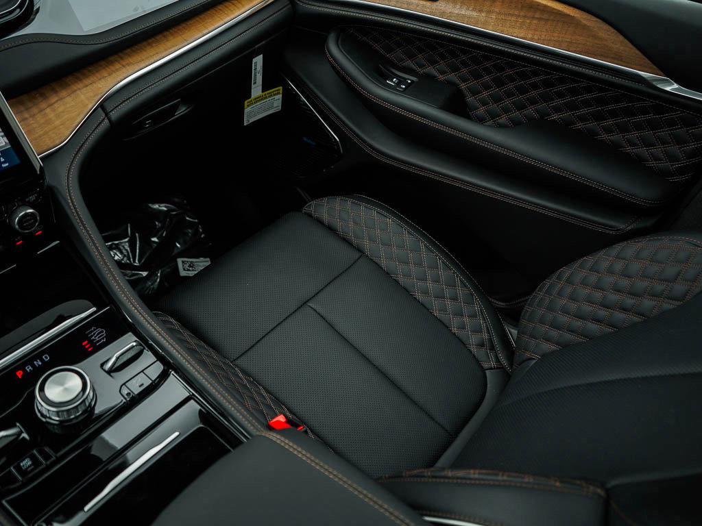New 2025 Jeep Grand Cherokee Summit image 25