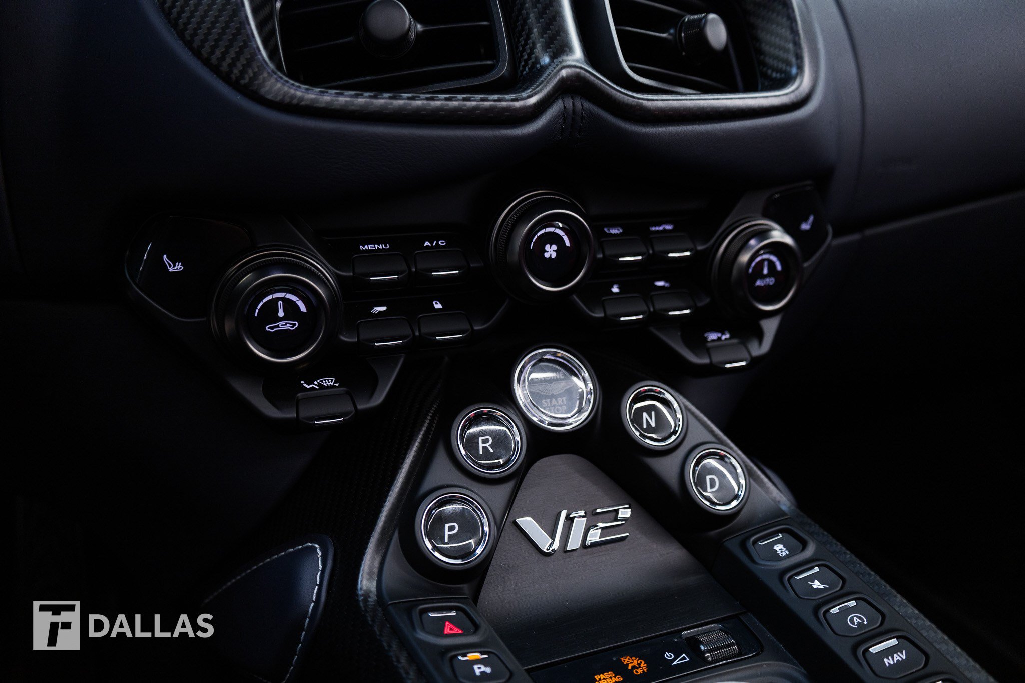 Used 2023 Aston Martin V12 Vantage Roadster RWD image 33