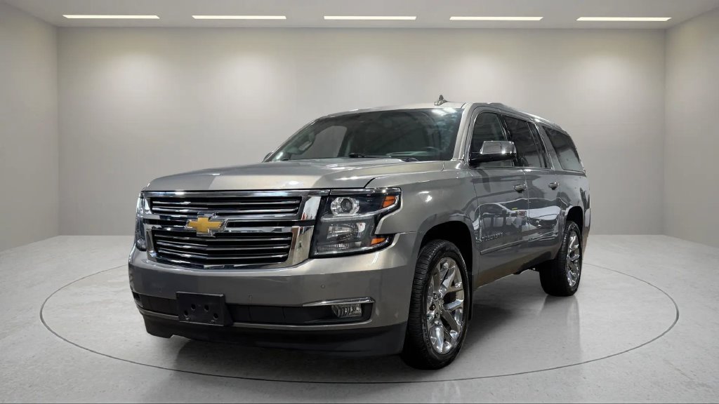 Used 2017 Chevrolet Suburban Premier AWD/4WD image 20