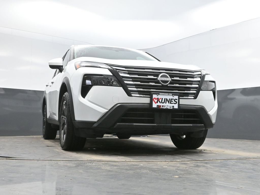 Used 2025 Nissan Rogue SV AWD/4WD image 32