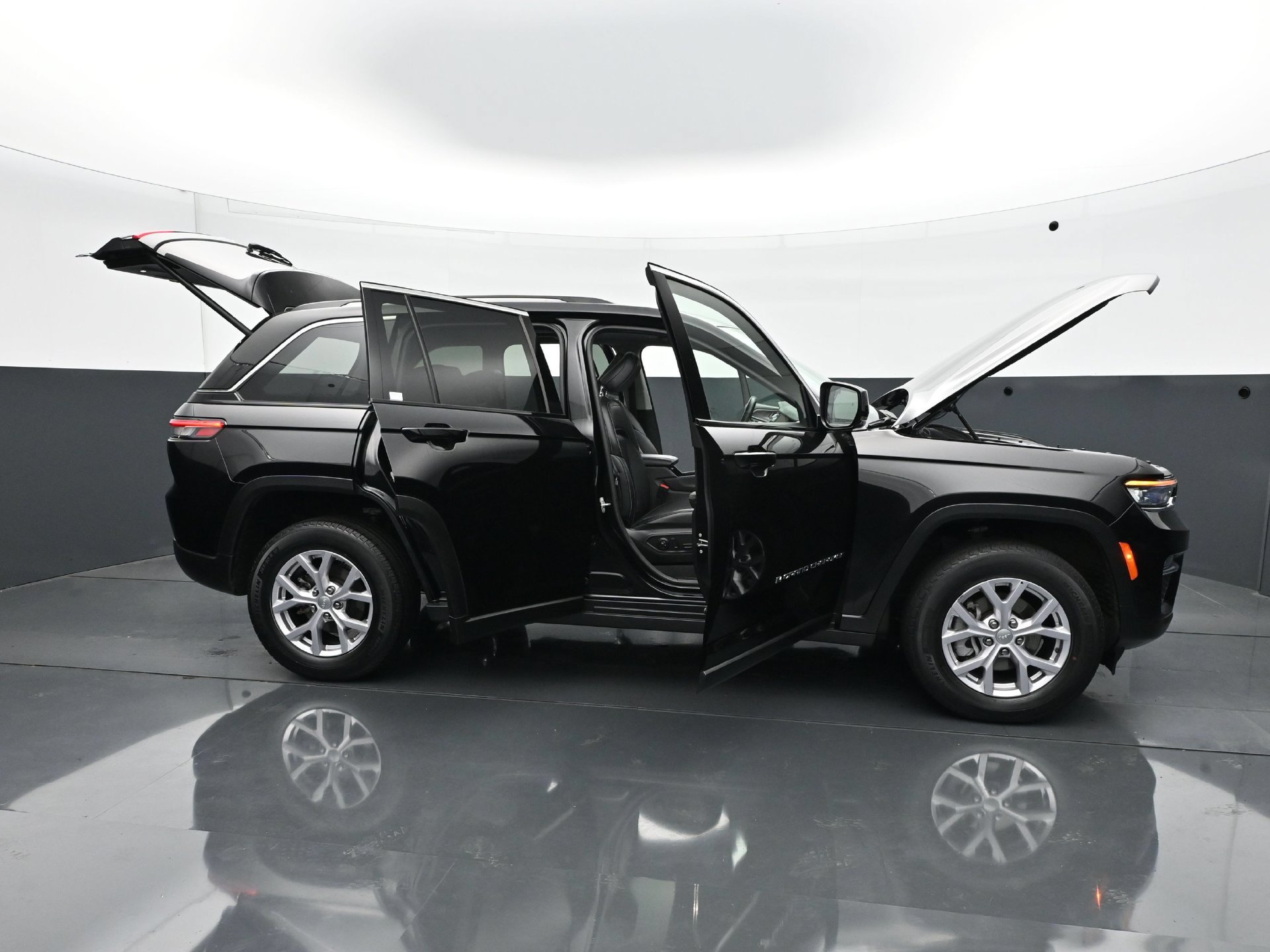Used 2022 Jeep Grand Cherokee Limited AWD/4WD image 37