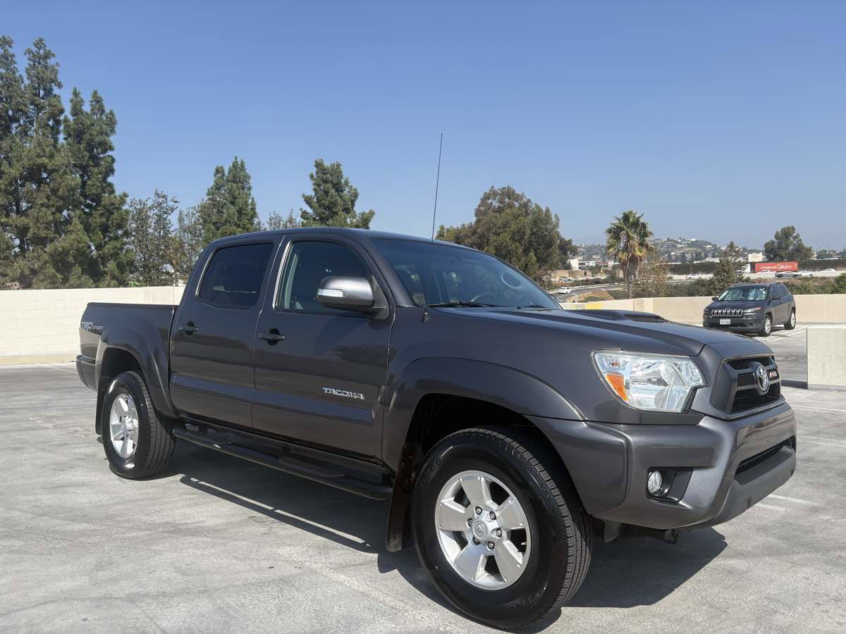 Used 2014 Toyota Tacoma PreRunner image 39