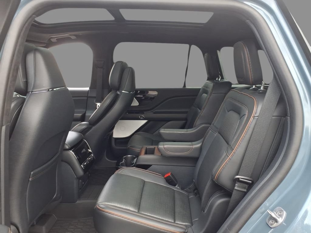 Used 2025 Lincoln Aviator Black Label w/ Jet Appearance Package AWD/4WD image 5
