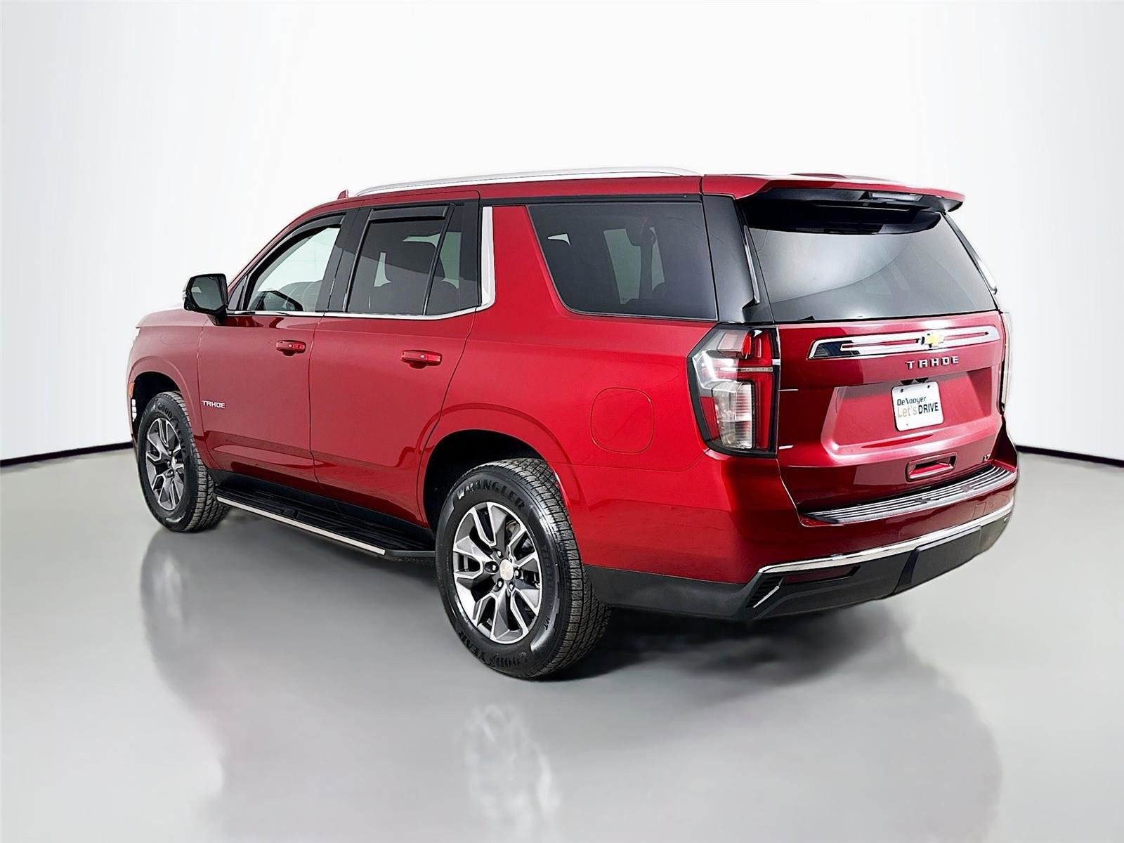Used 2024 Chevrolet Tahoe LT w/ LT Signature Package AWD/4WD image 12