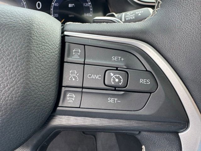 Used 2023 Jeep Grand Cherokee Altitude image 15