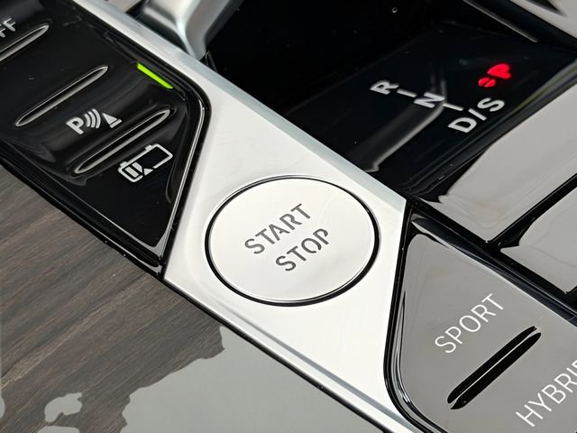 Used 2024 BMW X5 xDrive50e w/ Premium Package image 27