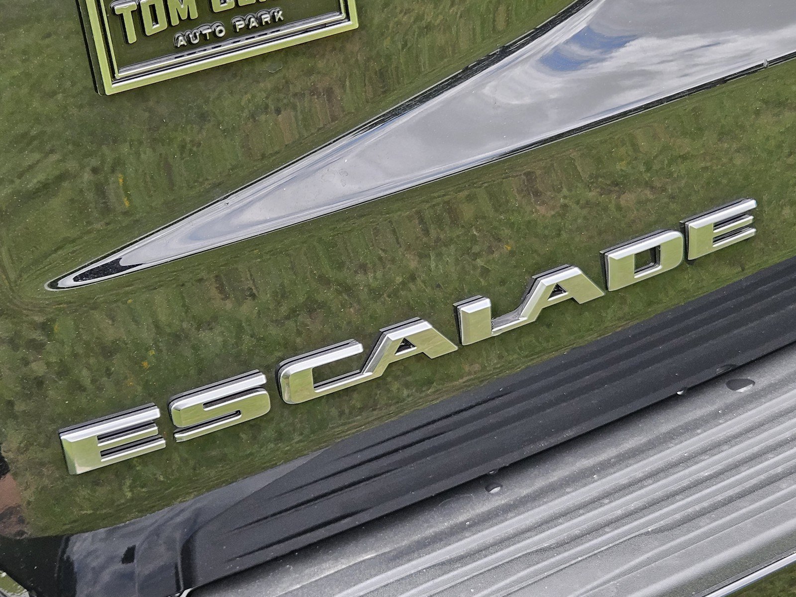 New 2026 Cadillac Escalade Sport w/ Touring Package AWD/4WD image 8