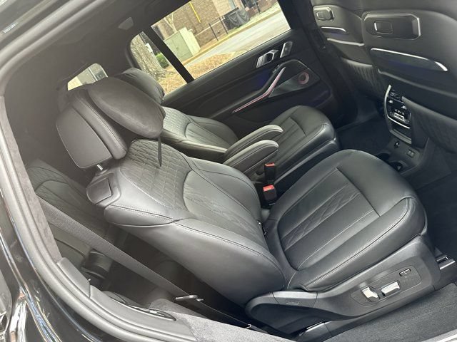 Used 2024 BMW ALPINA XB7 AWD/4WD image 37