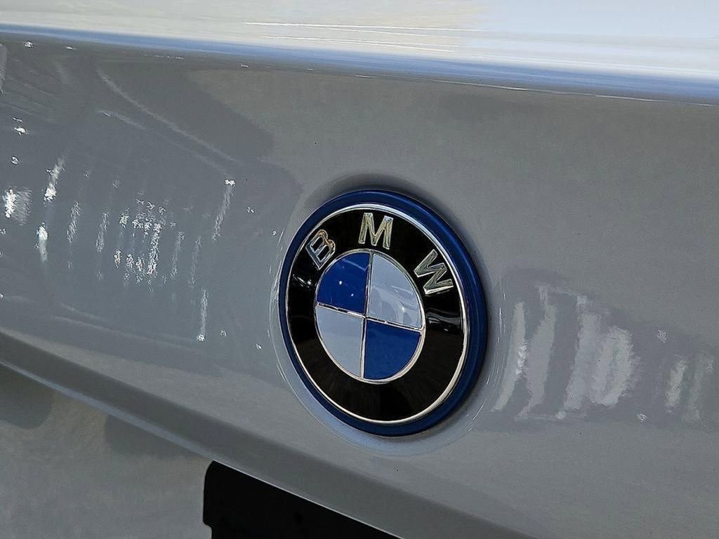 Used 2024 BMW i5 eDrive40i w/ Premium Package image 27