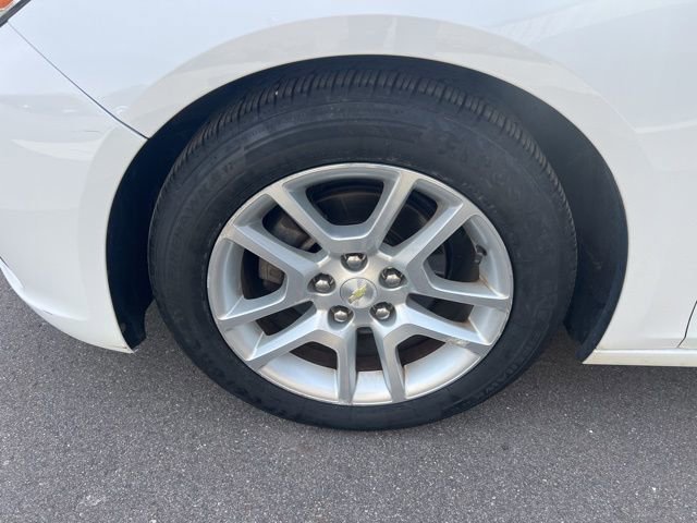 Used 2014 Chevrolet Malibu LT w/ Power Convenience Package FWD image 9