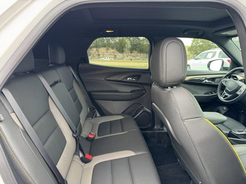 Used 2025 Chevrolet TrailBlazer ACTIV w/ Convenience Package image 11