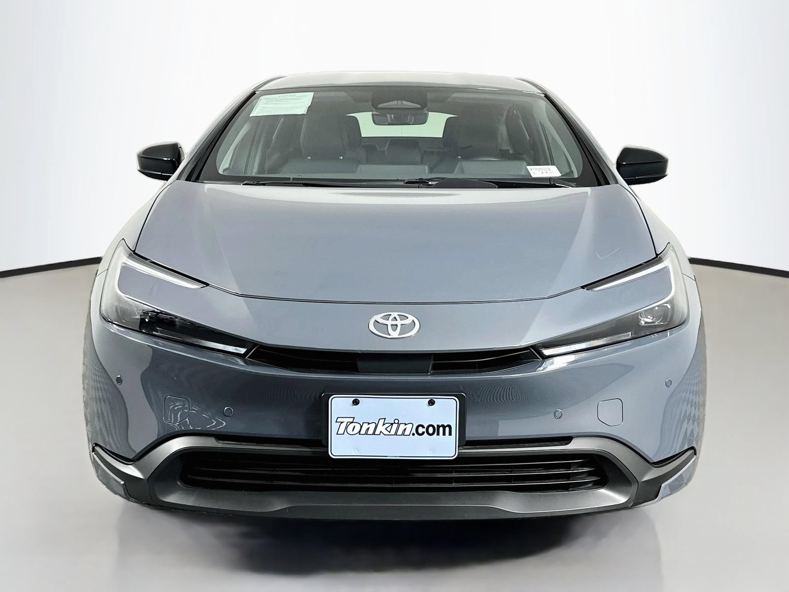 Certified 2025 Toyota Prius LE AWD/4WD image 2