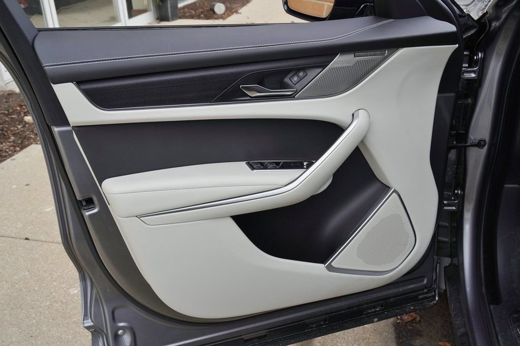 Used 2025 Jaguar F-PACE R-Dynamic S AWD/4WD image 10