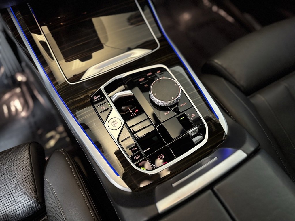 Used 2023 BMW X7 xDrive40i image 17