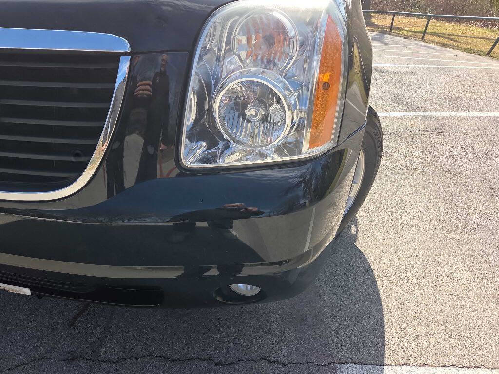 Used 2012 GMC Yukon XL SLT w/ SLT-2 Equipment Package image 11