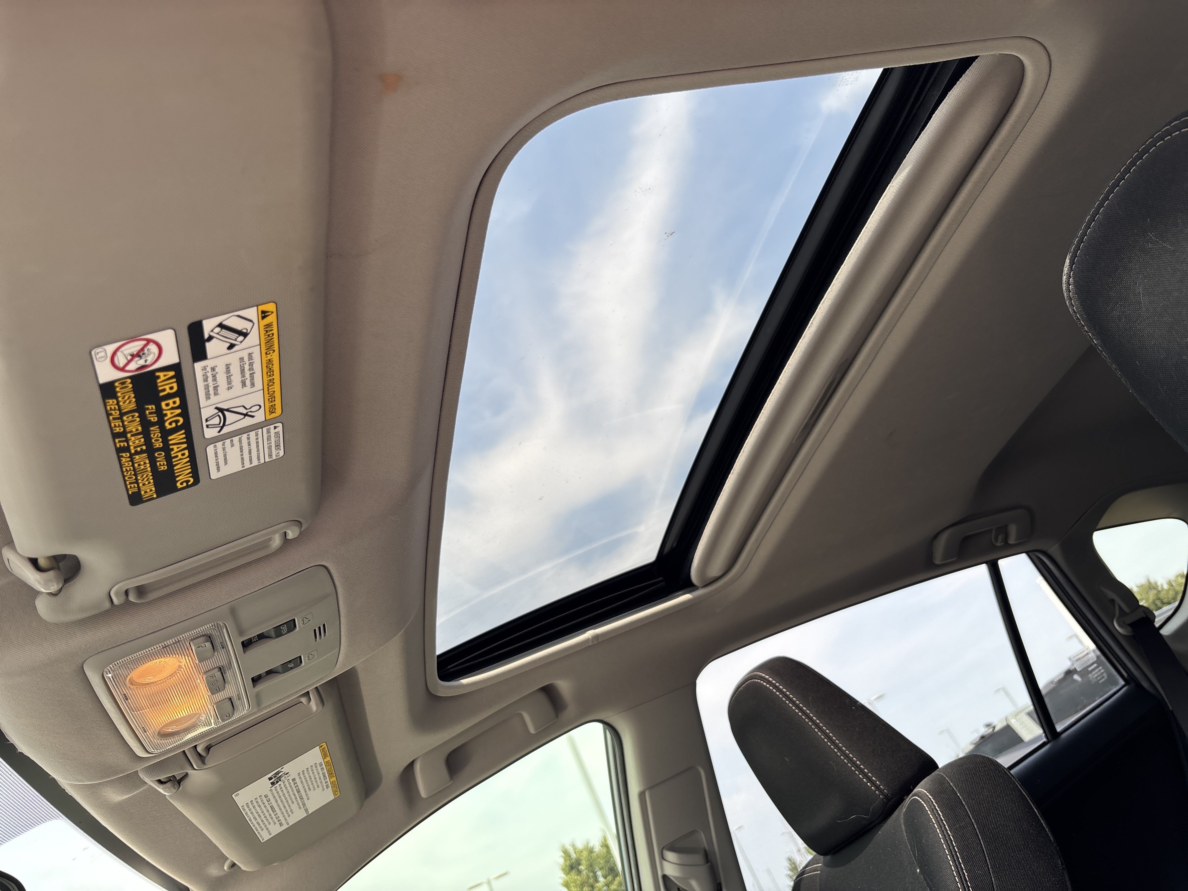 Used 2015 Toyota RAV4 XLE FWD image 38