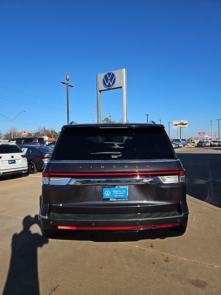Used 2023 Lincoln Navigator Reserve AWD/4WD image 6