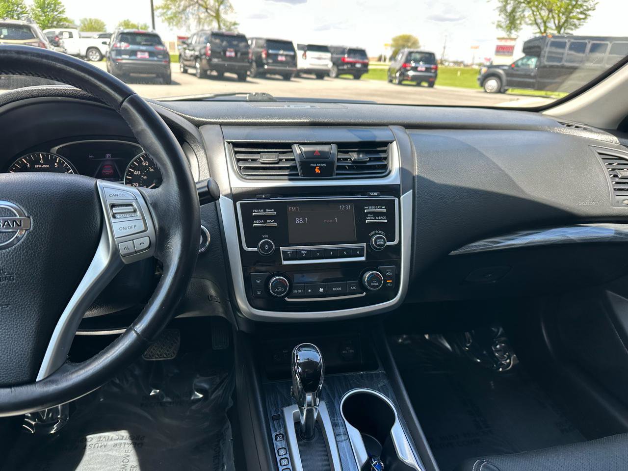 Used 2018 Nissan Altima 2.5 SL FWD image 12