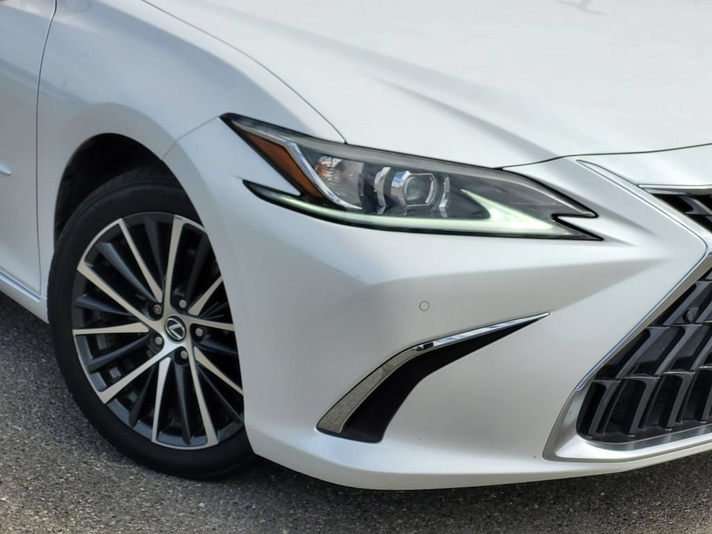 Used 2022 Lexus ES 300h w/ Premium Package FWD image 3