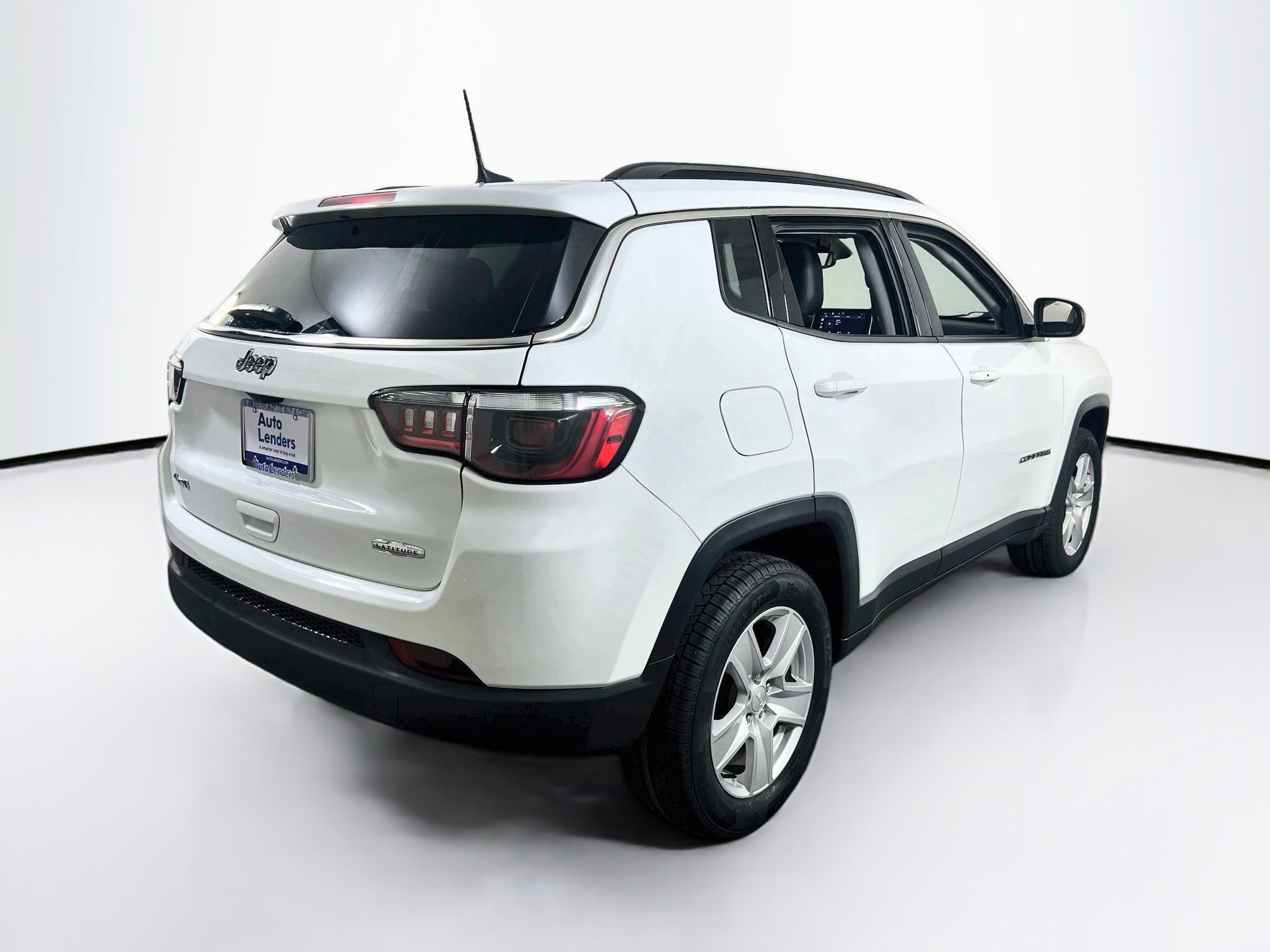 Used 2022 Jeep Compass Latitude w/ Convenience Group AWD/4WD image 5