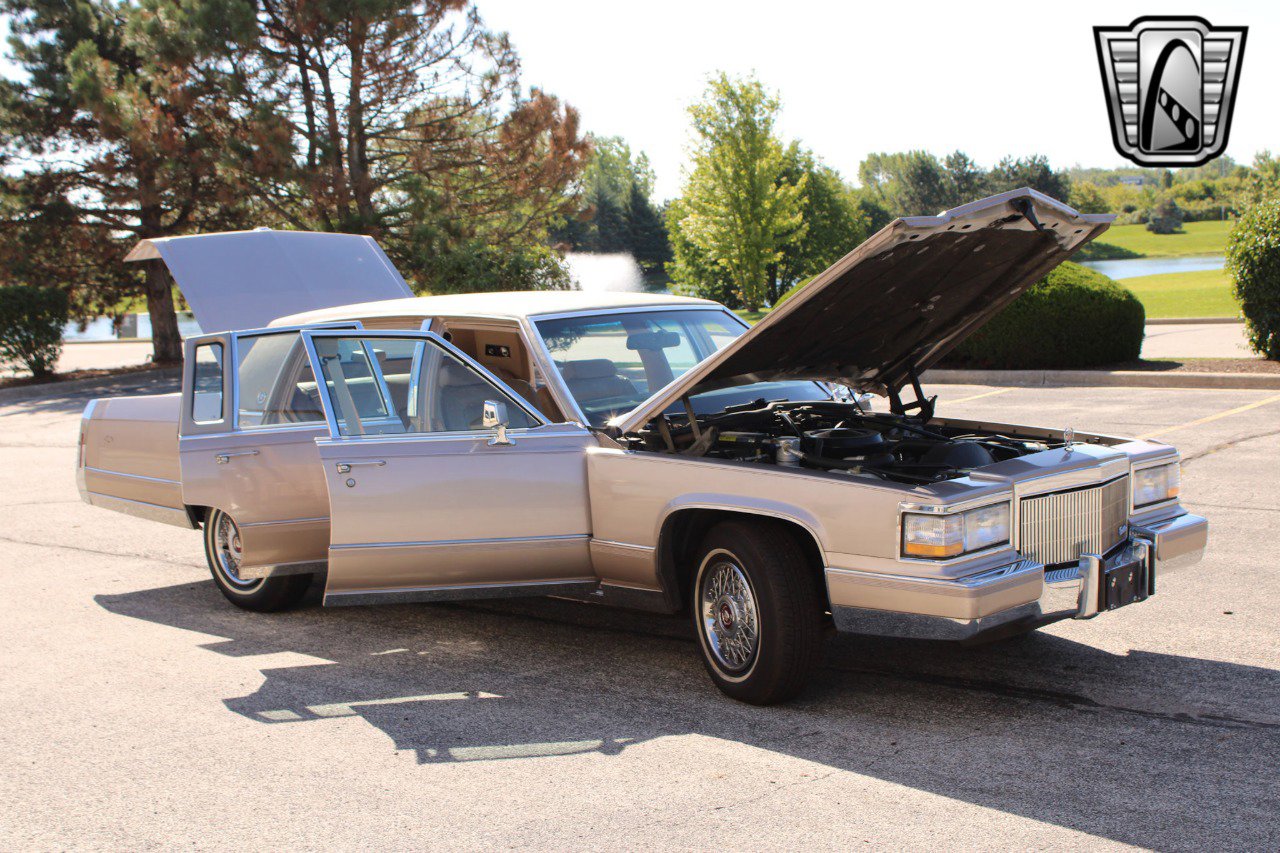 Used 1992 Cadillac Brougham image 18