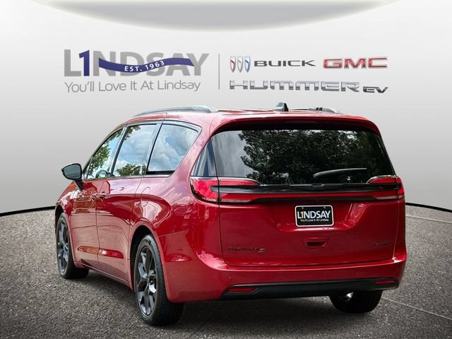 Used 2025 Chrysler Pacifica Limited FWD image 5